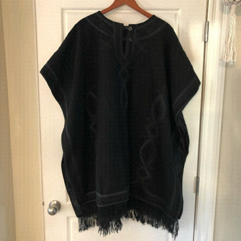 VINTAGE Western Wool Boho Black Fringe Artisan Tribal Hippie Winter Cape Poncho